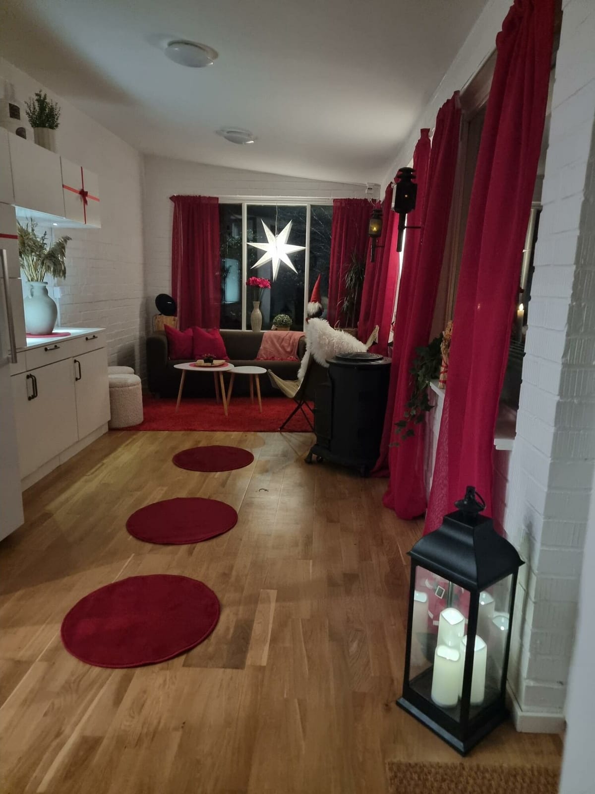 Kaos, julpynt och spackel