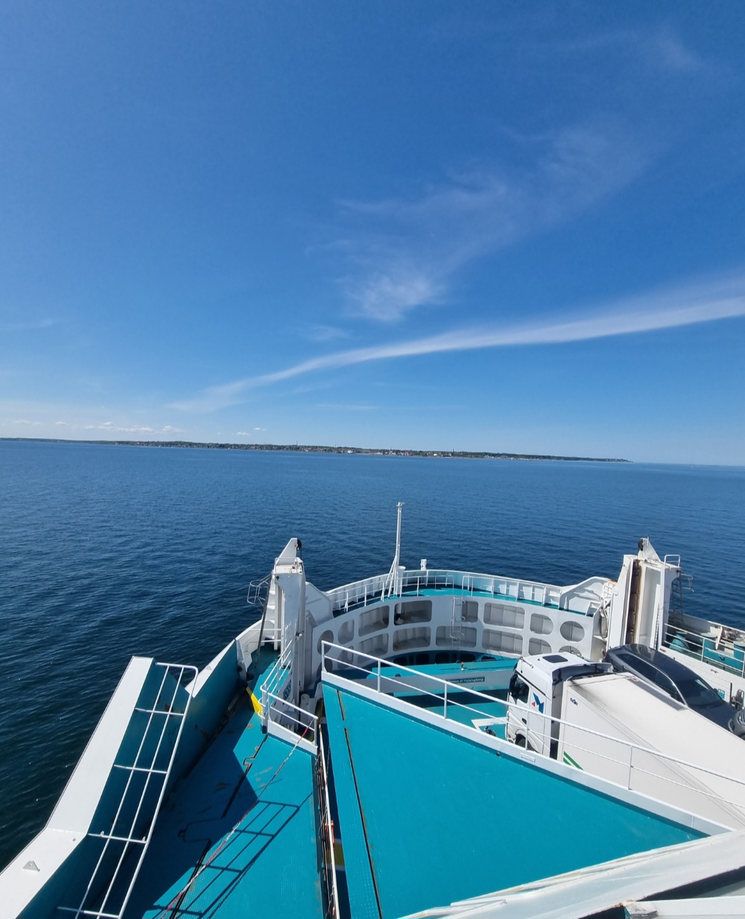 Sol, drinkar, skratt och batteriladdning.