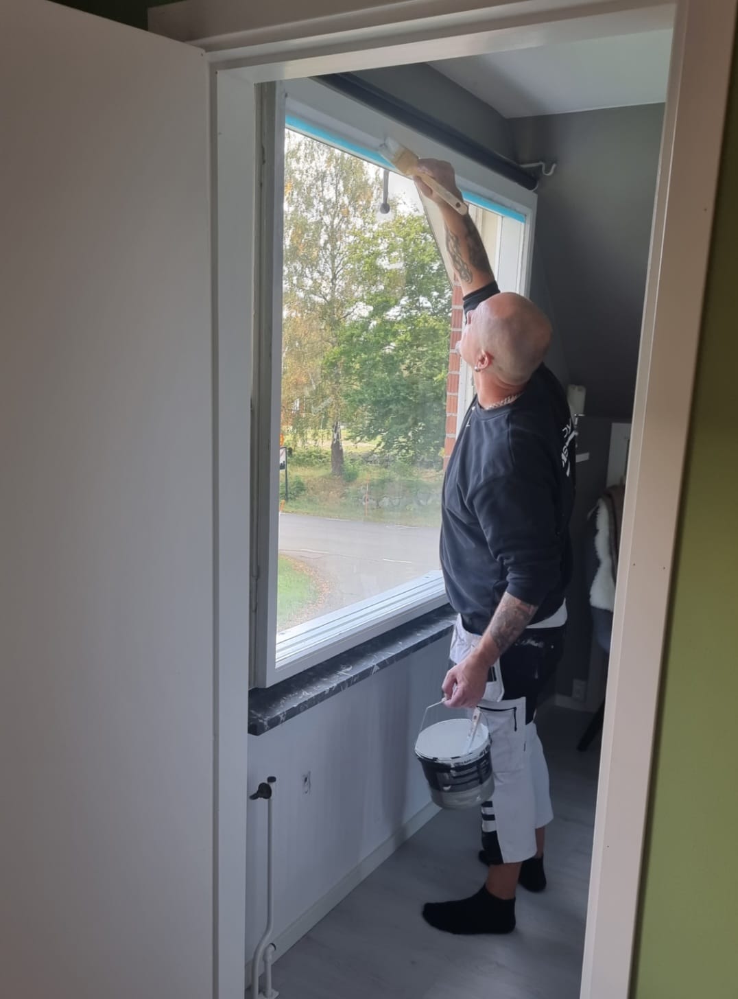 stryktvätt, fönstermålning och oväsen