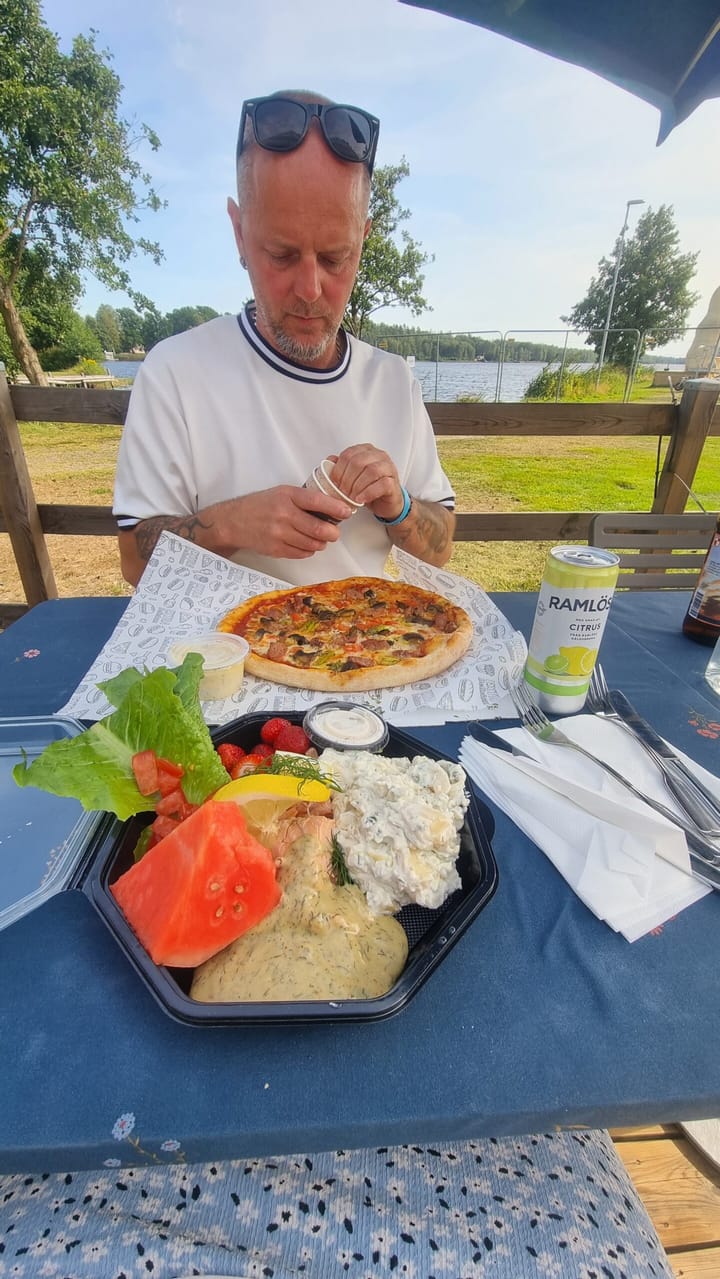 Sjöbris, flygande lappar och hungernöd