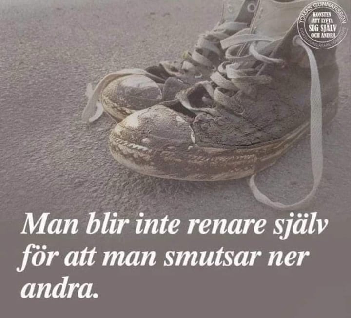 Blod är INTE tjockare än vatten.