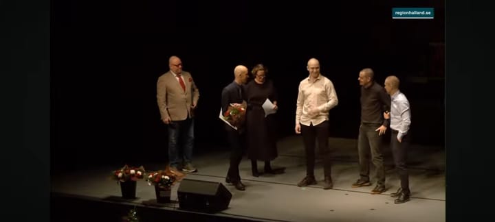 Knapphändig information och stolthet